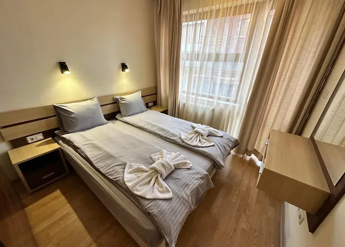 Belmont Urban One Bedroom Apartment *